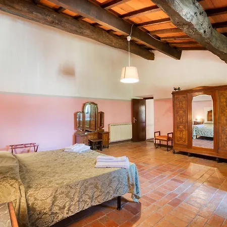 2 Bedroom Amazing In Dicomano
